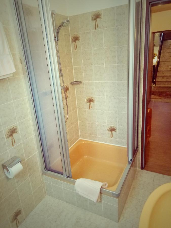 Alte Weinstube Hotell Enkirch Eksteriør bilde